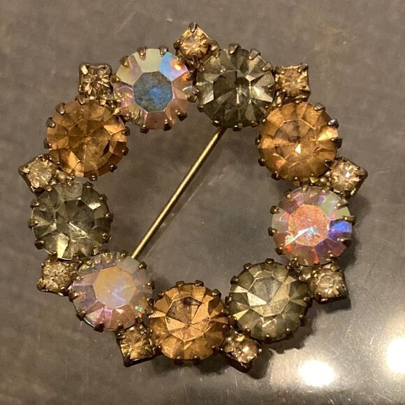 Vintage Rose Pink and Gray Crystal Circle Brooch Pin - Picture 1 of 3